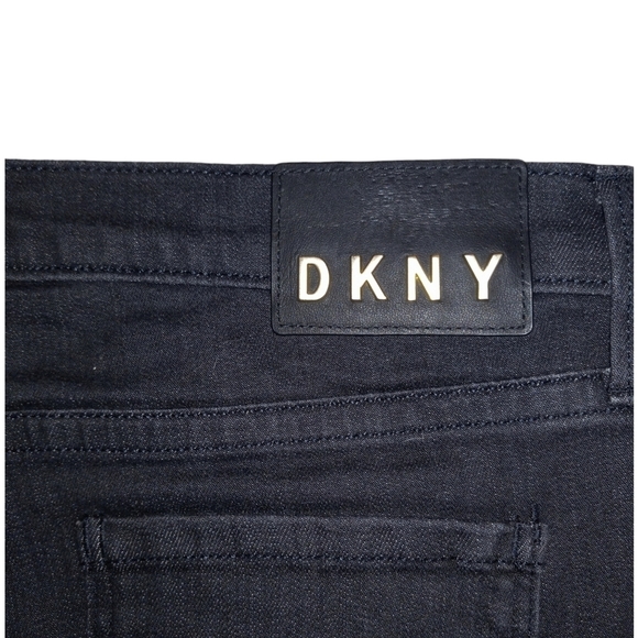 NWT DKNY Cropped Jeans Raw Hem Able To Cuff Mid-Rise Jeans Black Size 10 - Picture 4 of 7